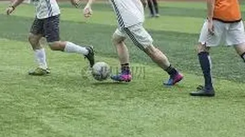 哈登遭撞无判罚！鲍科比挨打出血无判！一场比赛四宗误判，雷霆胜得争议重重。